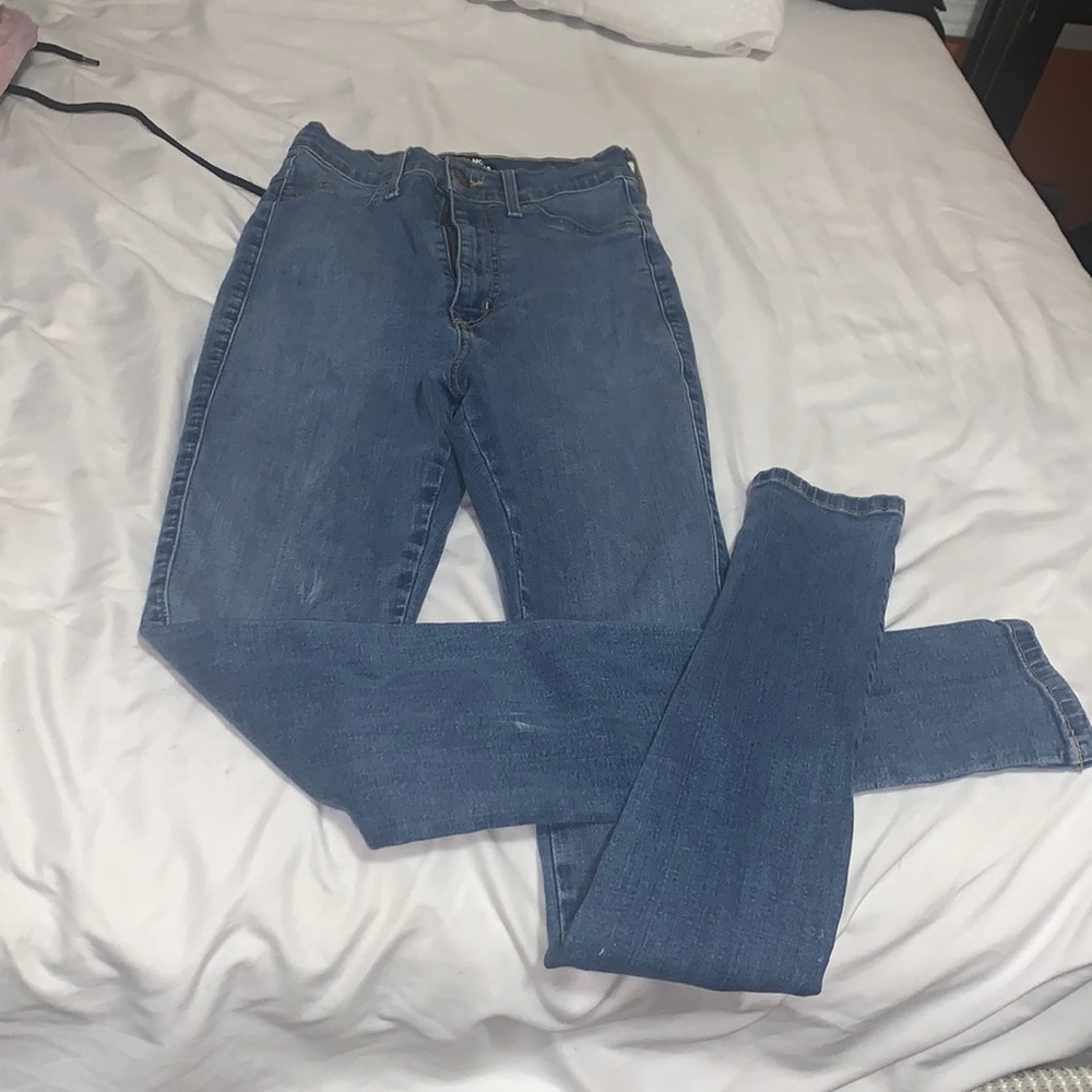 High waste blue jeans